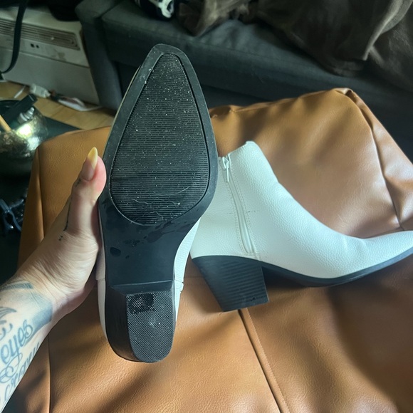 White cowboy booties - Picture 2 of 3